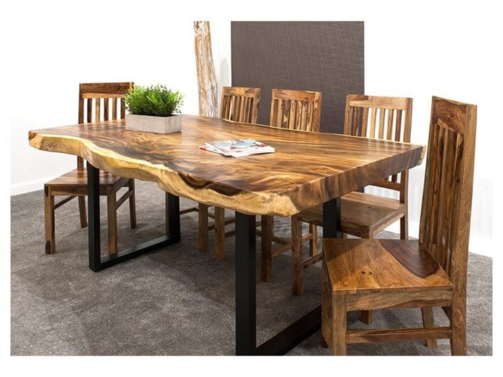 Drewniany stół do jadalni. Dlaczego wybieramy drewno?